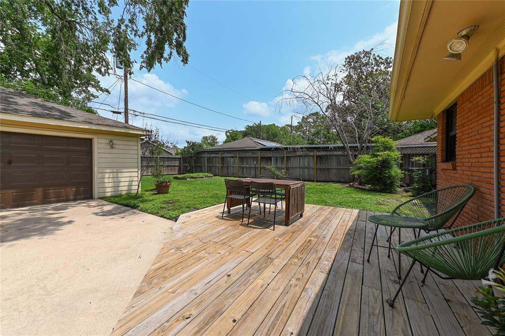 2210 Hialeah Drive