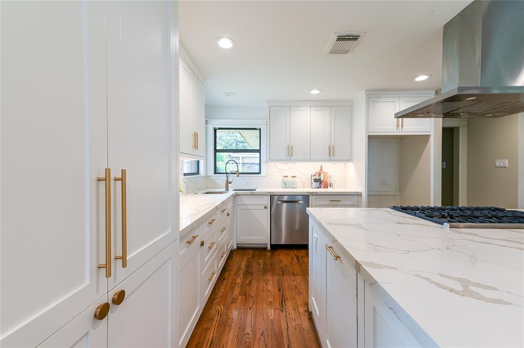 2210 Hialeah Drive