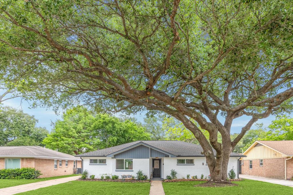 4722 Warm Springs
