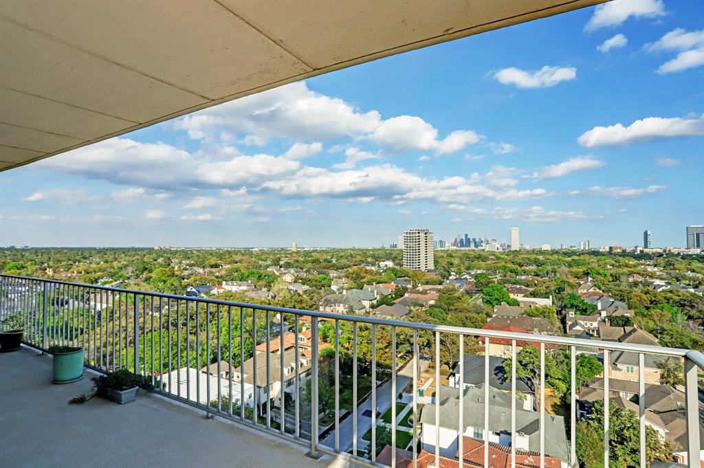 2200 Willowick Road Unit: 12J/12K
