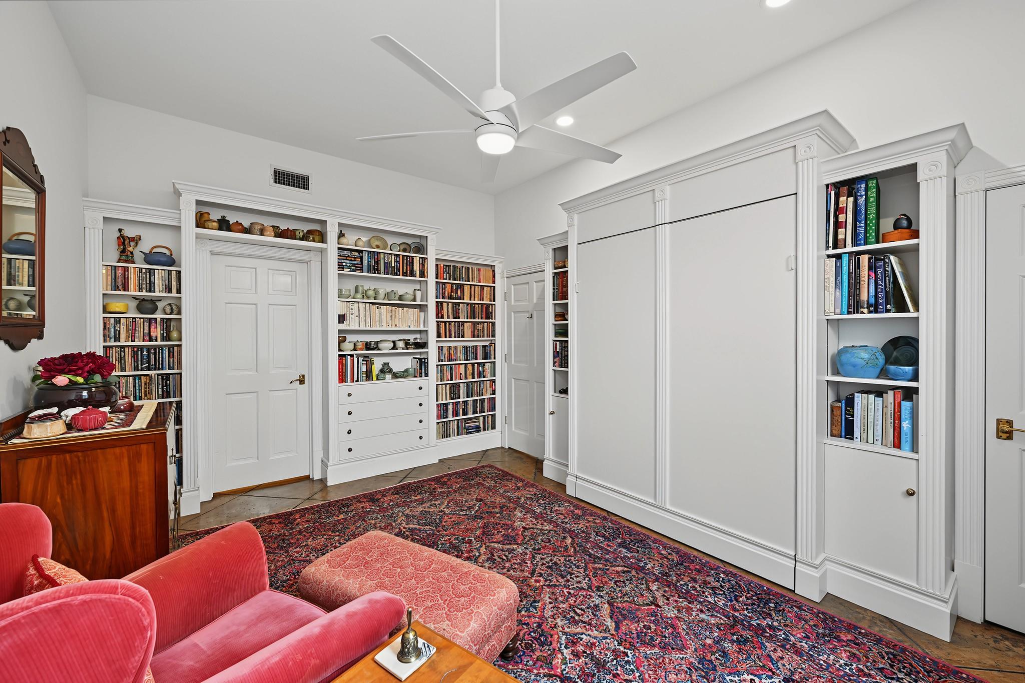 1990 W Clay Street