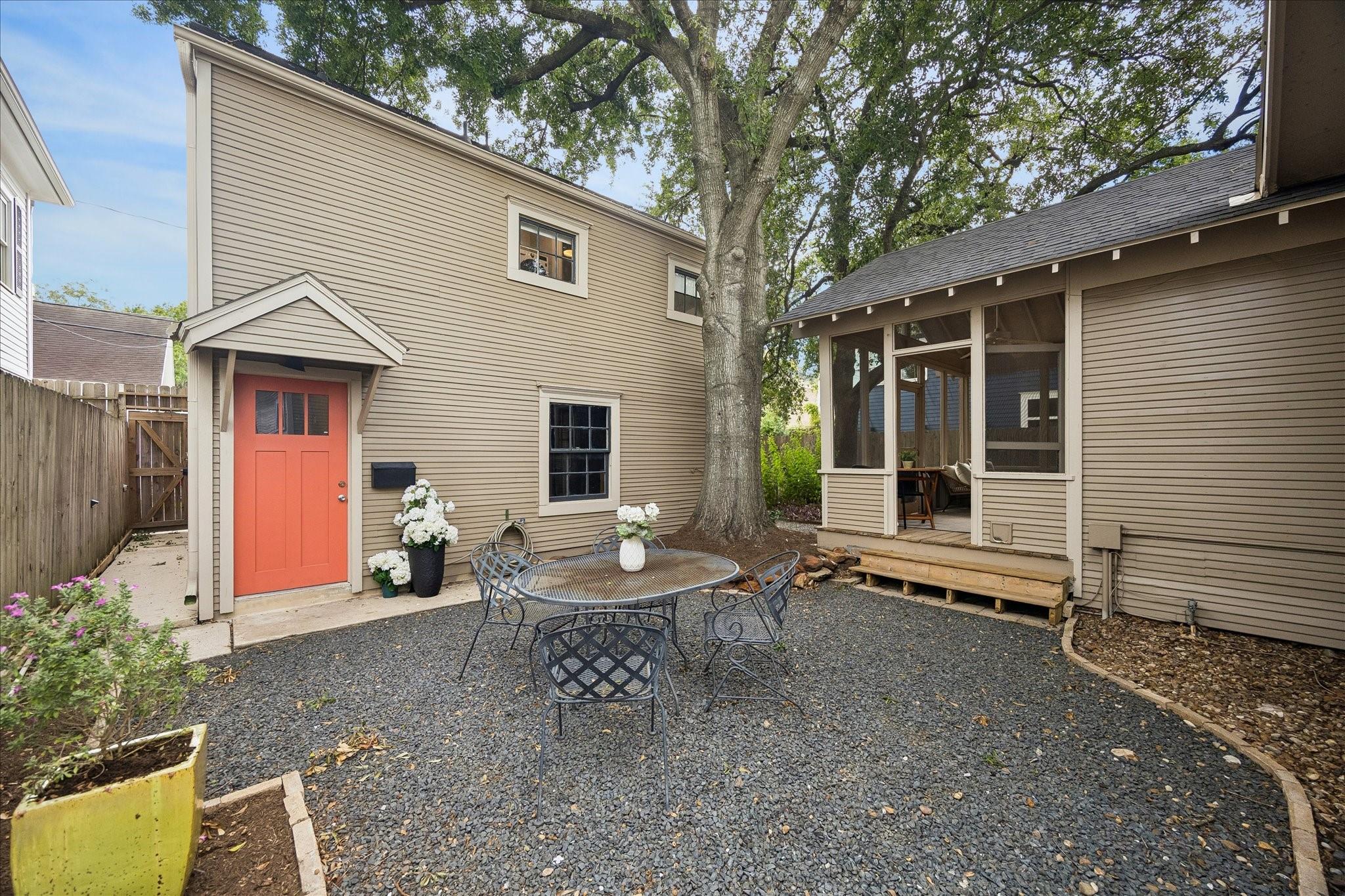 1407 Oxford Street