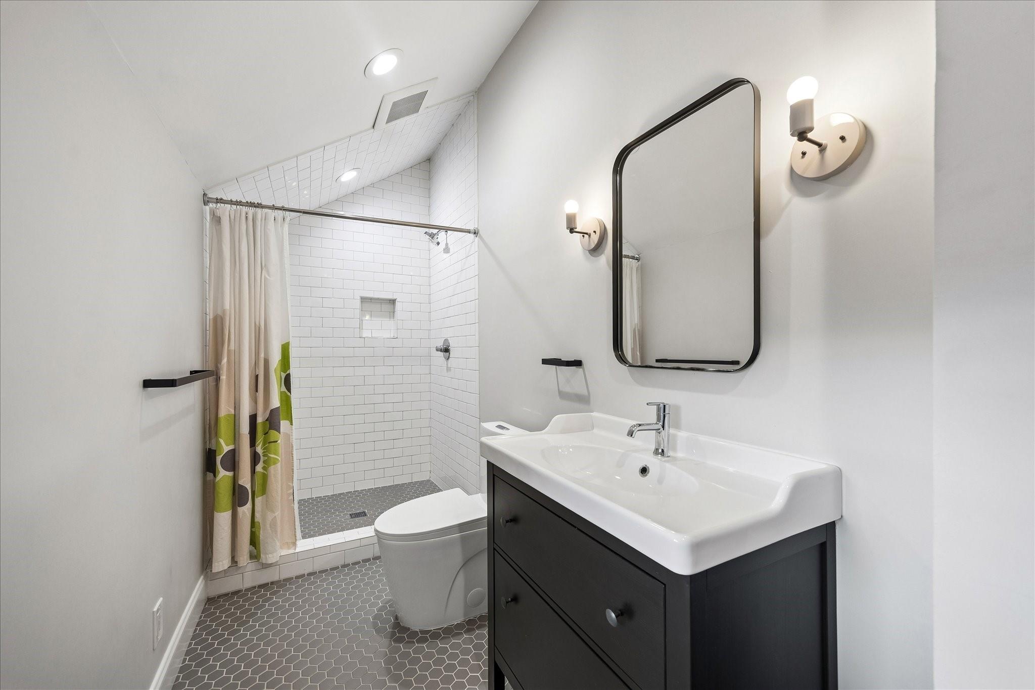 1407 Oxford Street