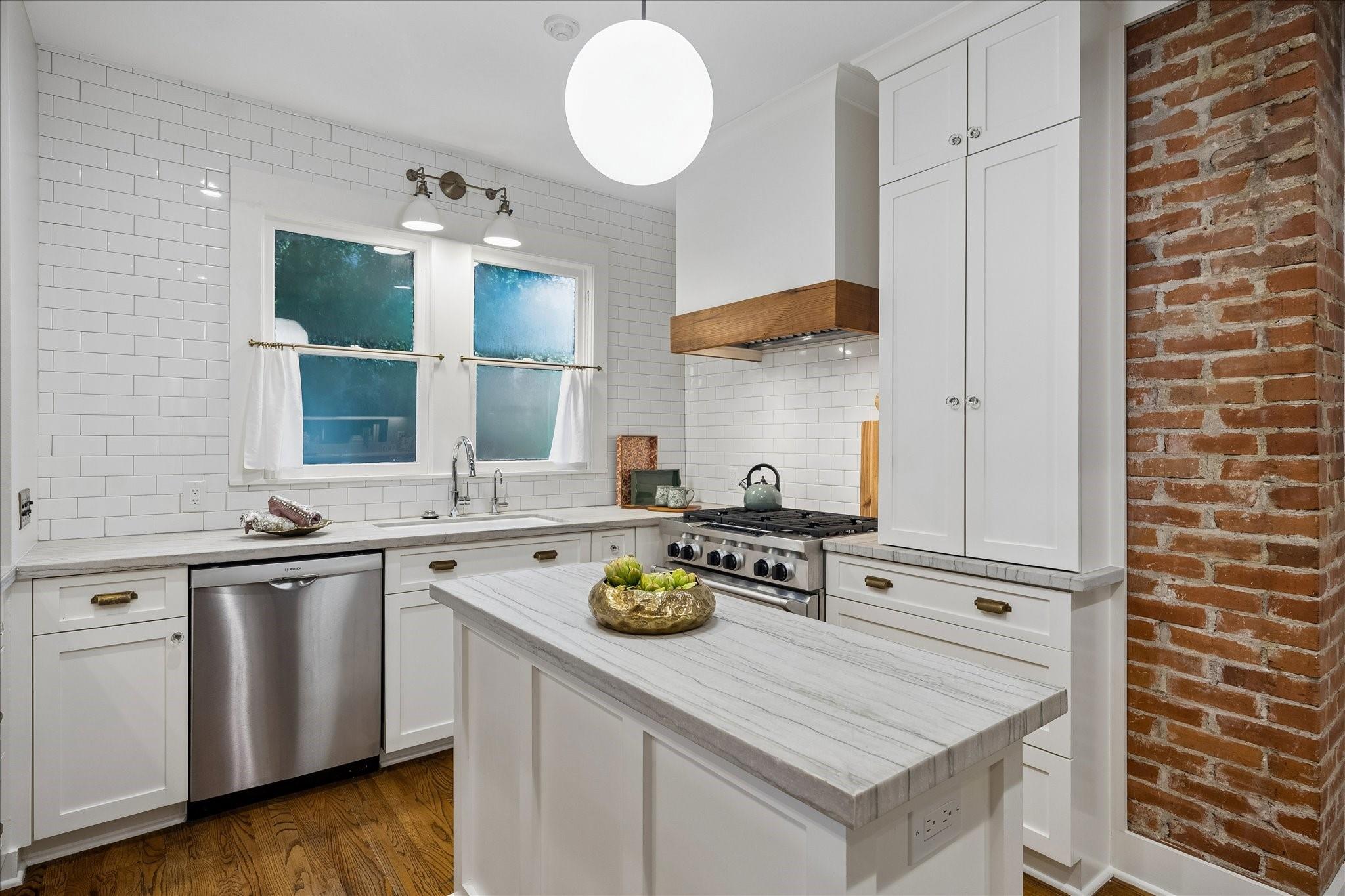 1407 Oxford Street