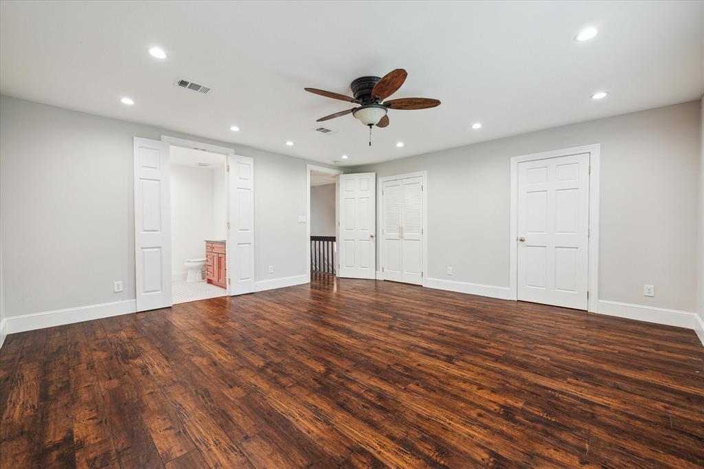 2204 Amberly Court