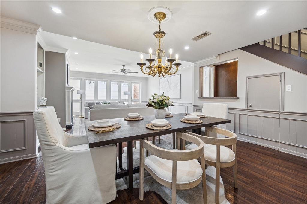2204 Amberly Court