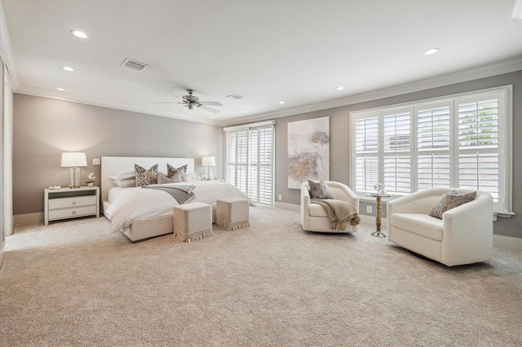 2204 Amberly Court