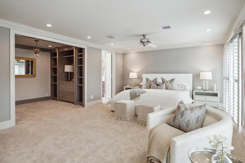 2204 Amberly Court