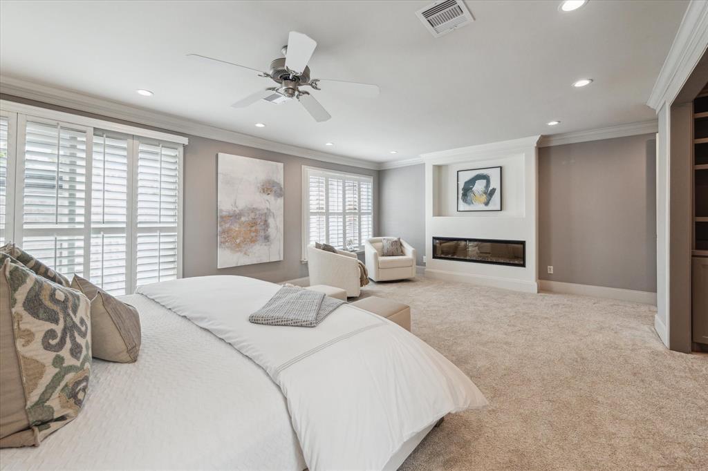 2204 Amberly Court