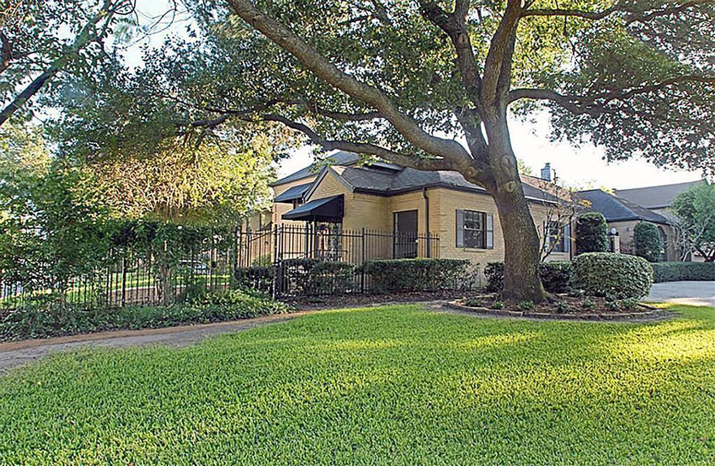 2417 Blue Bonnet Boulevard