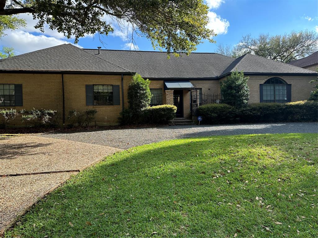 2417 Blue Bonnet Boulevard