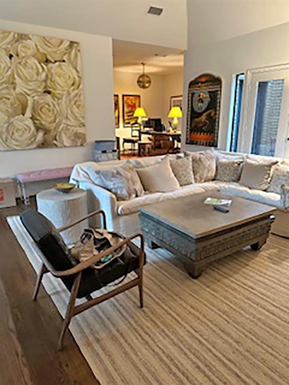 2417 Blue Bonnet Boulevard