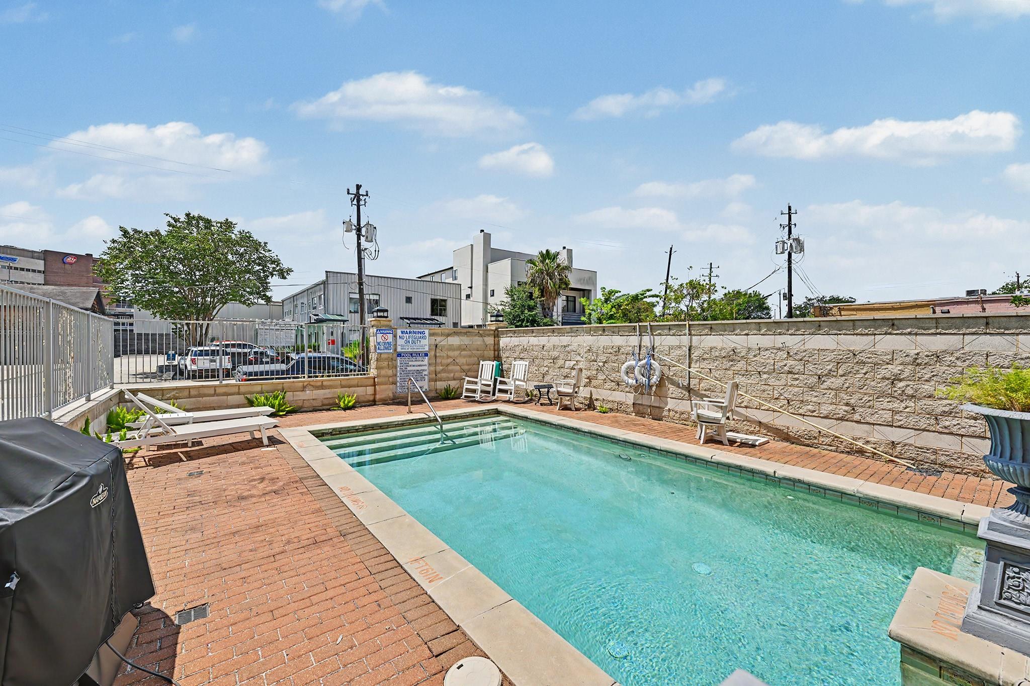 2520 Robinhood Street # 402
