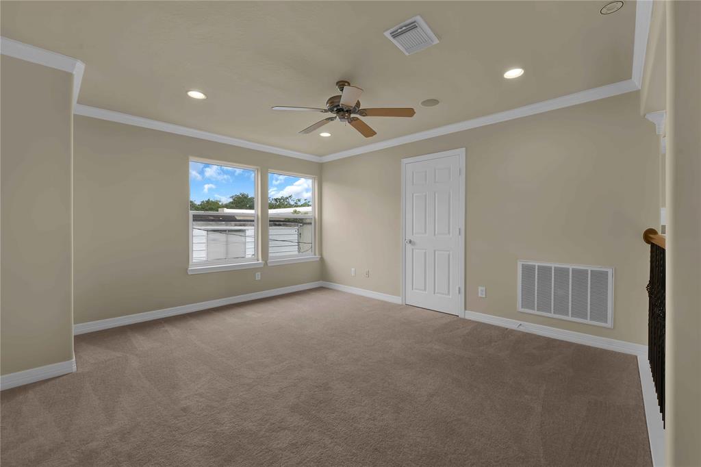 1515 Hyde Park Boulevard # 40
