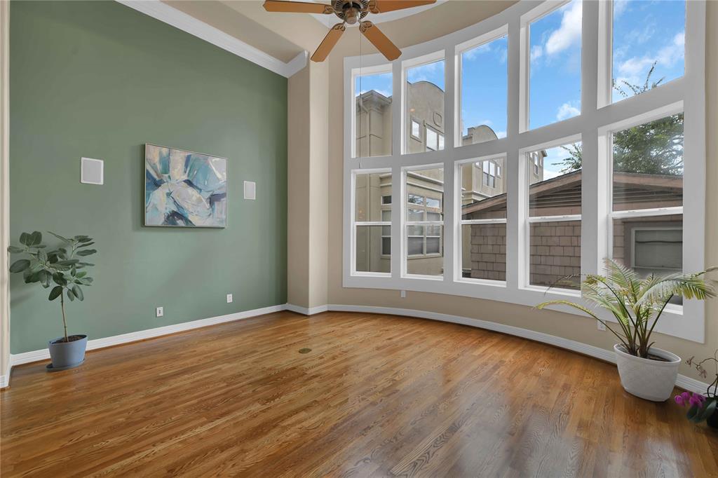 1515 Hyde Park Boulevard # 40