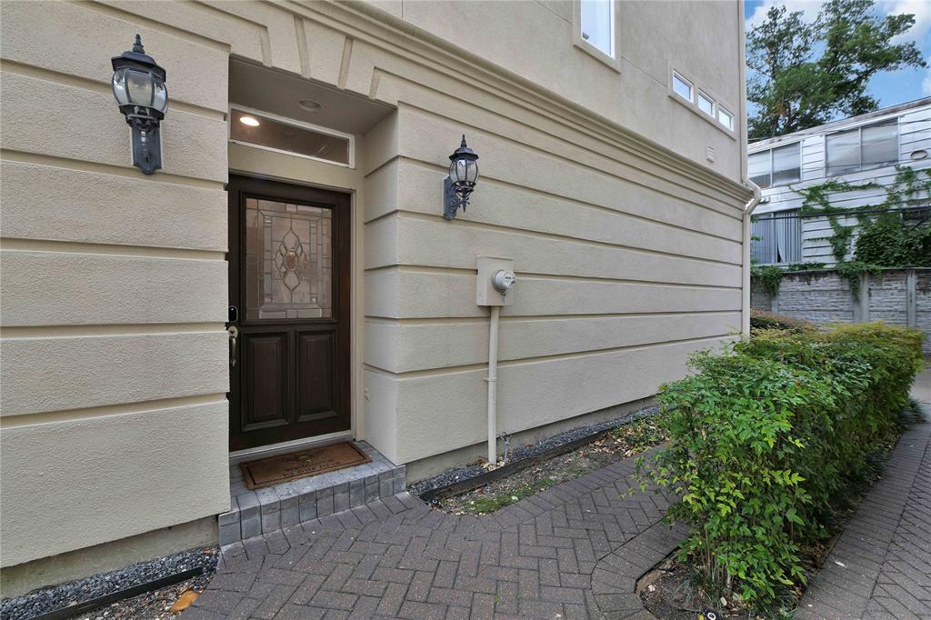 1515 Hyde Park Boulevard # 40