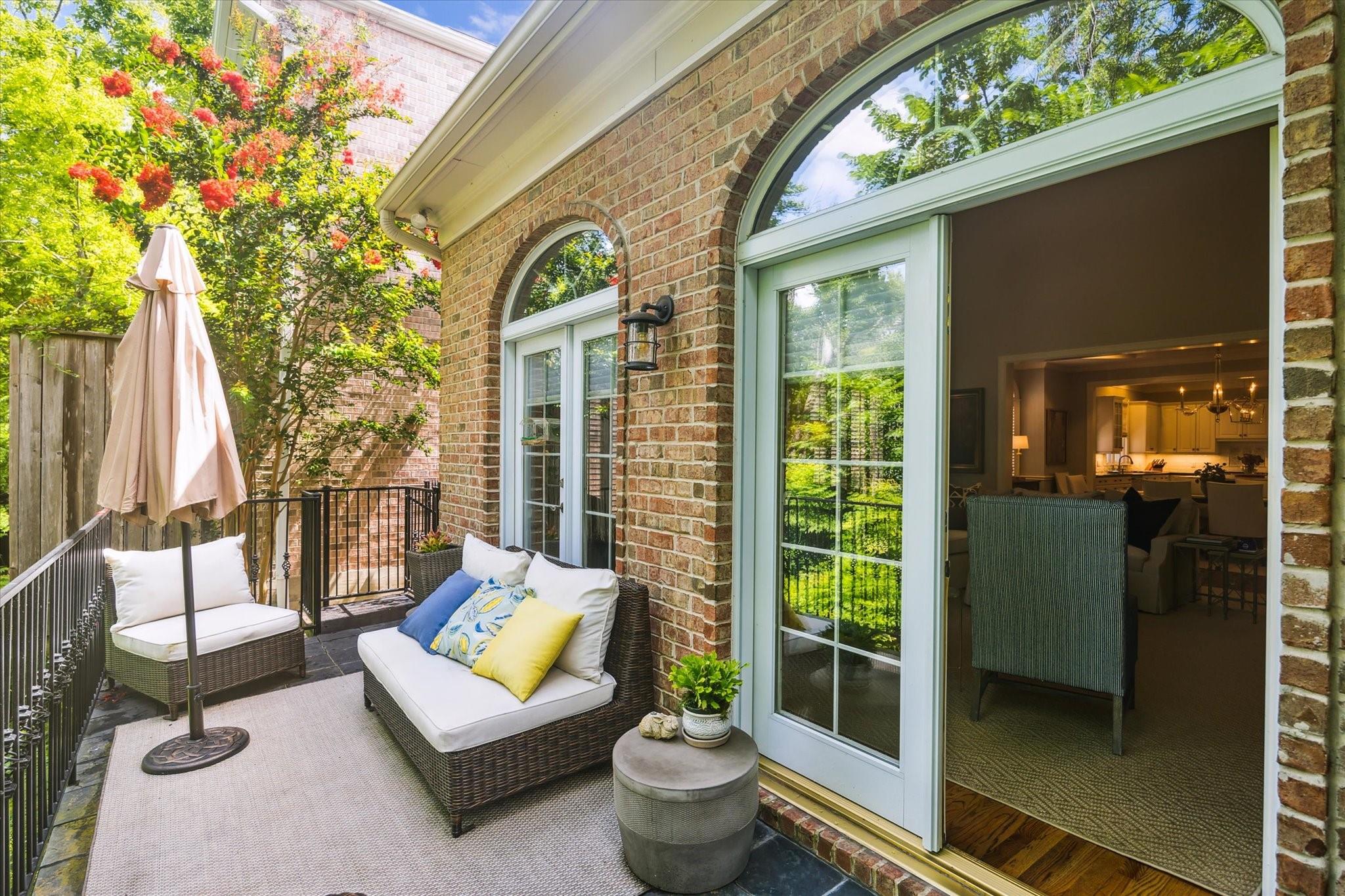 333 Sugarberry Circle