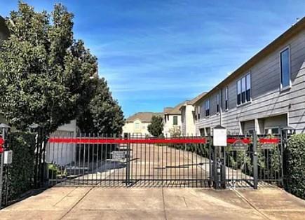 3811 Centerplaza Drive