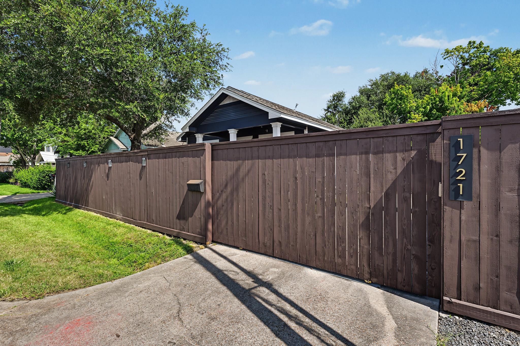 1721 Airline Drive
