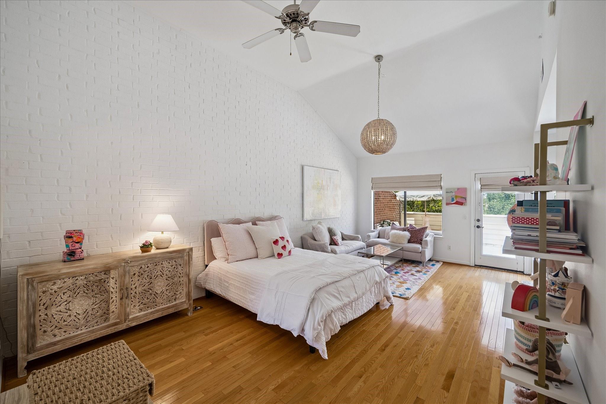 3300 Taft Street Unit: E