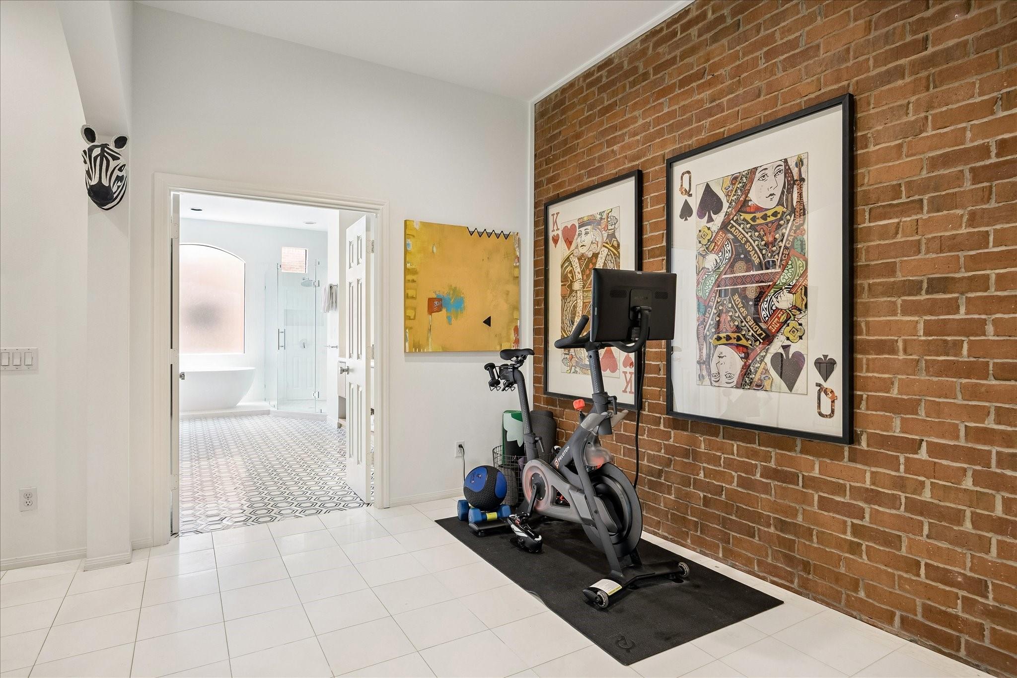 3300 Taft Street Unit: E