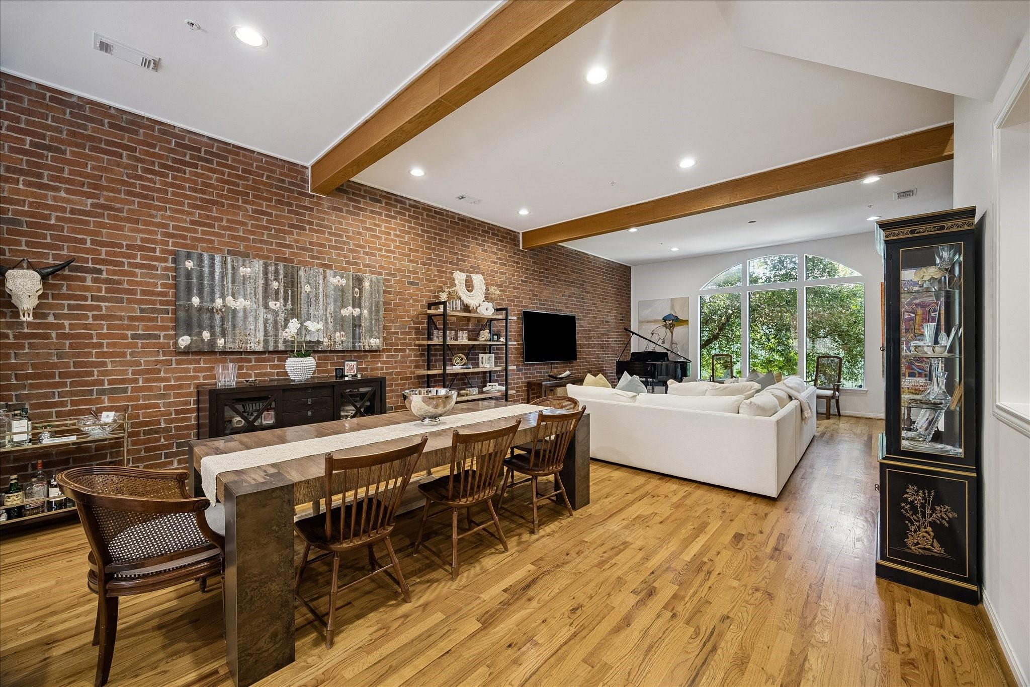 3300 Taft Street Unit: E