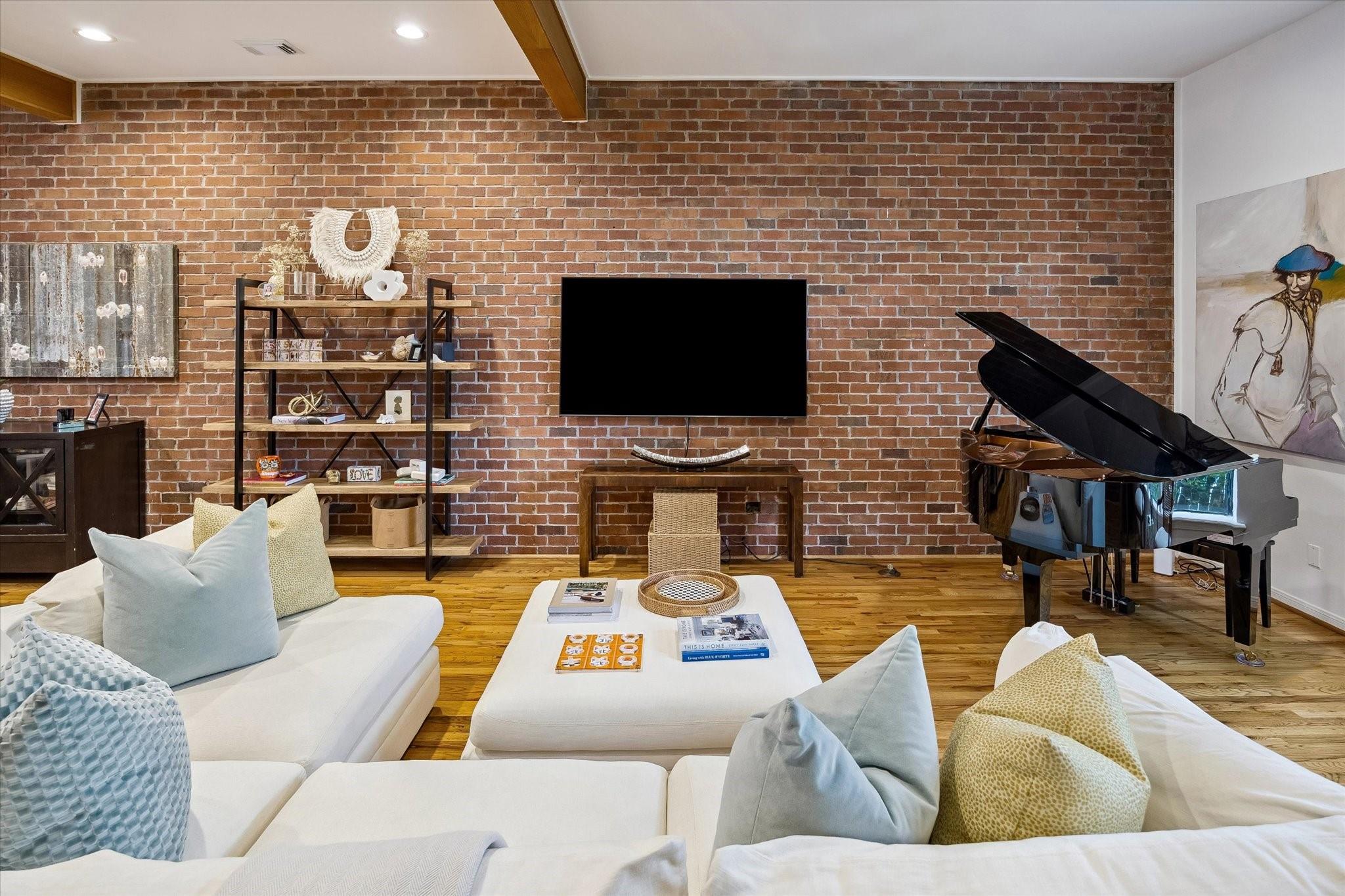 3300 Taft Street Unit: E
