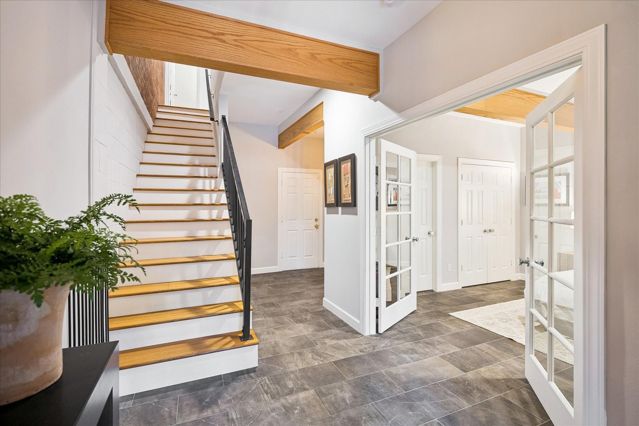 3300 Taft Street Unit: E