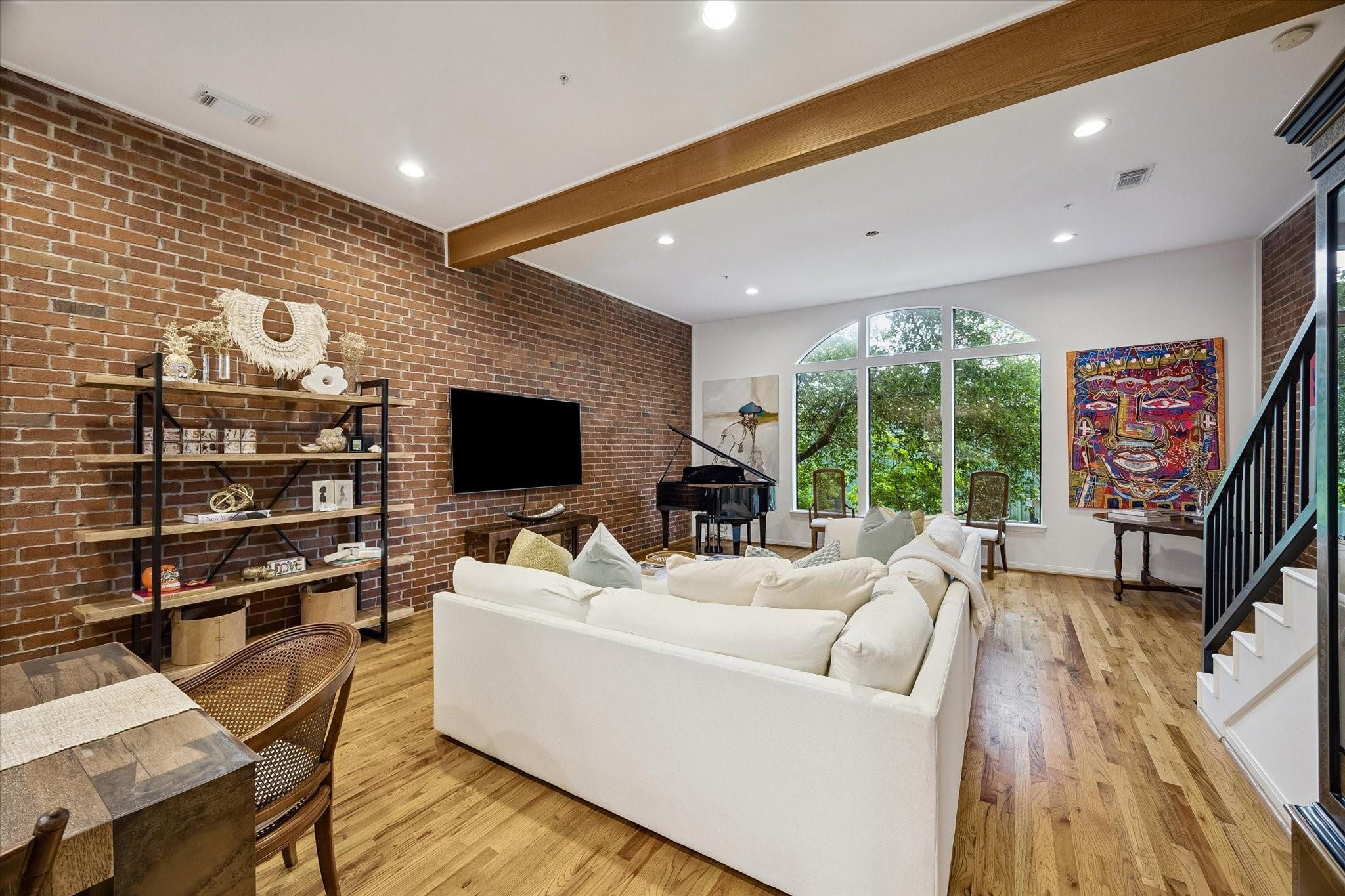 3300 Taft Street Unit: E