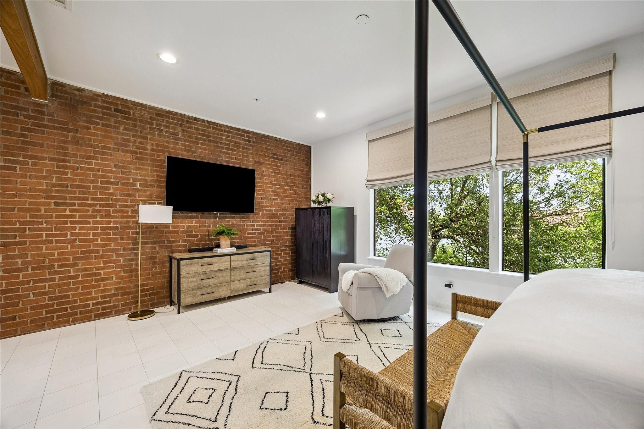 3300 Taft Street Unit: E