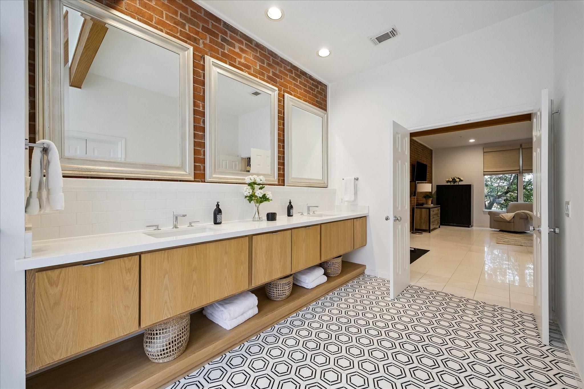 3300 Taft Street Unit: E