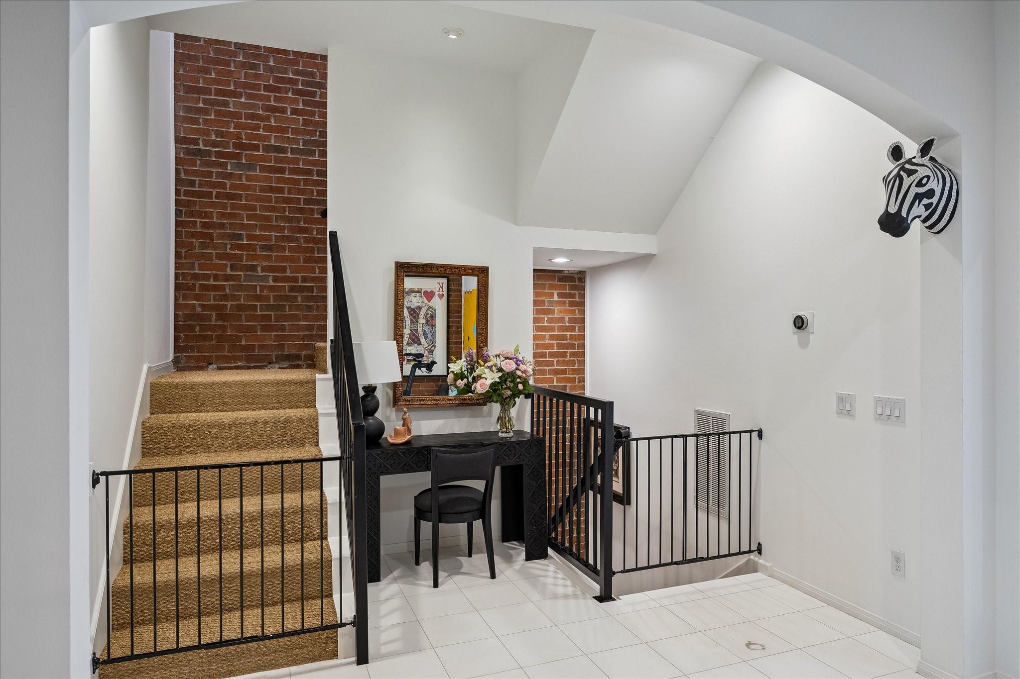 3300 Taft Street Unit: E
