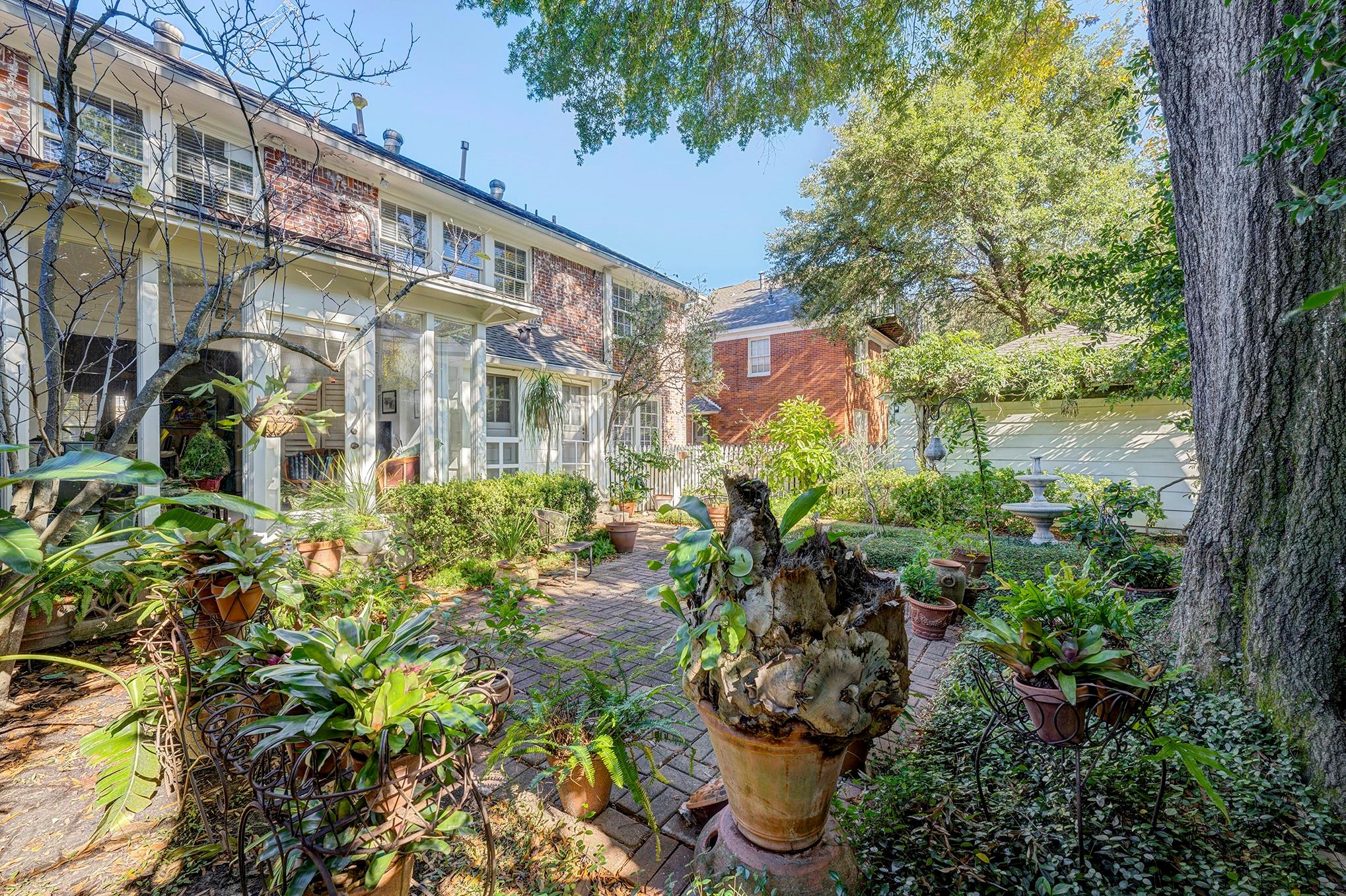1741 Wroxton