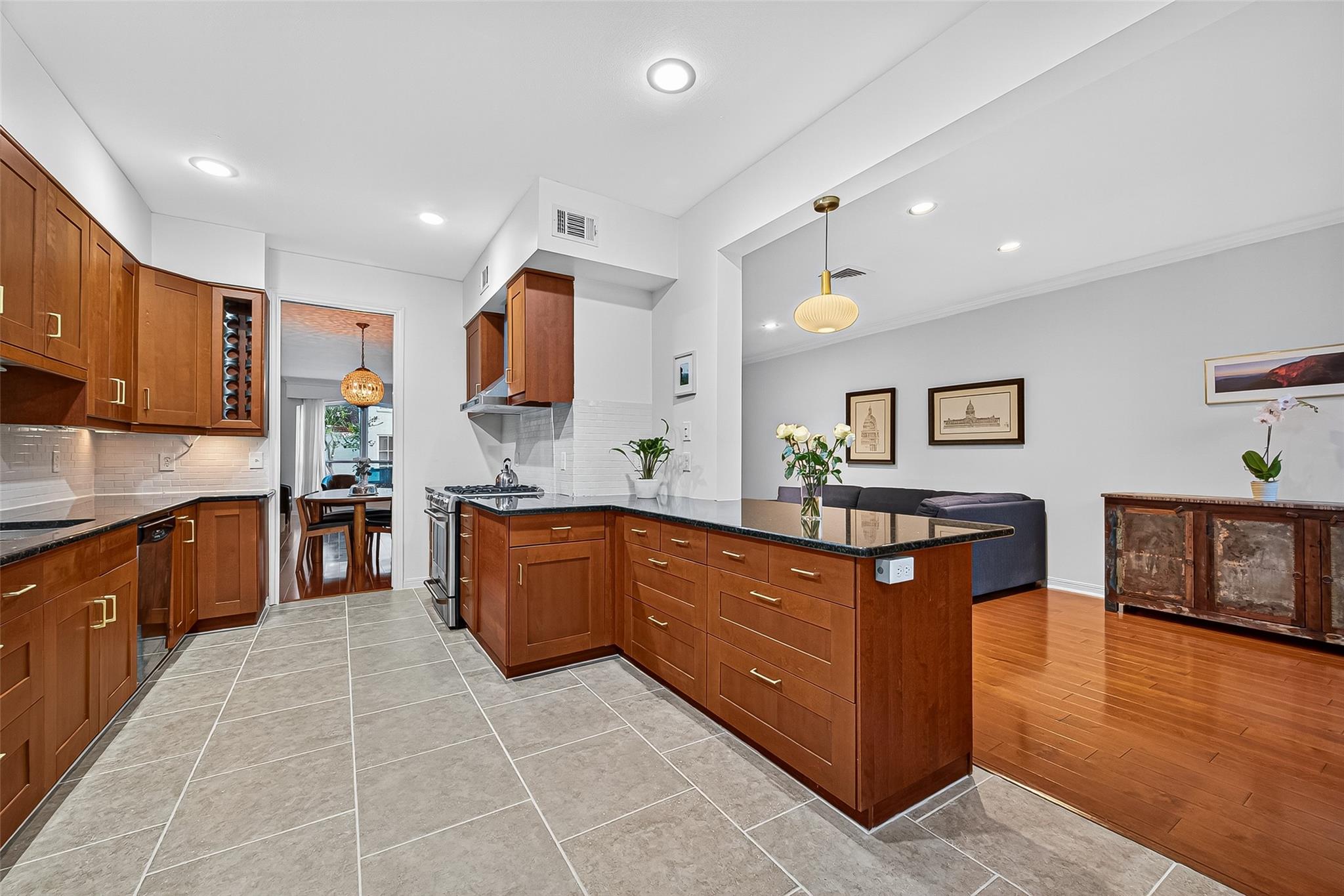 7604 Del Monte Drive