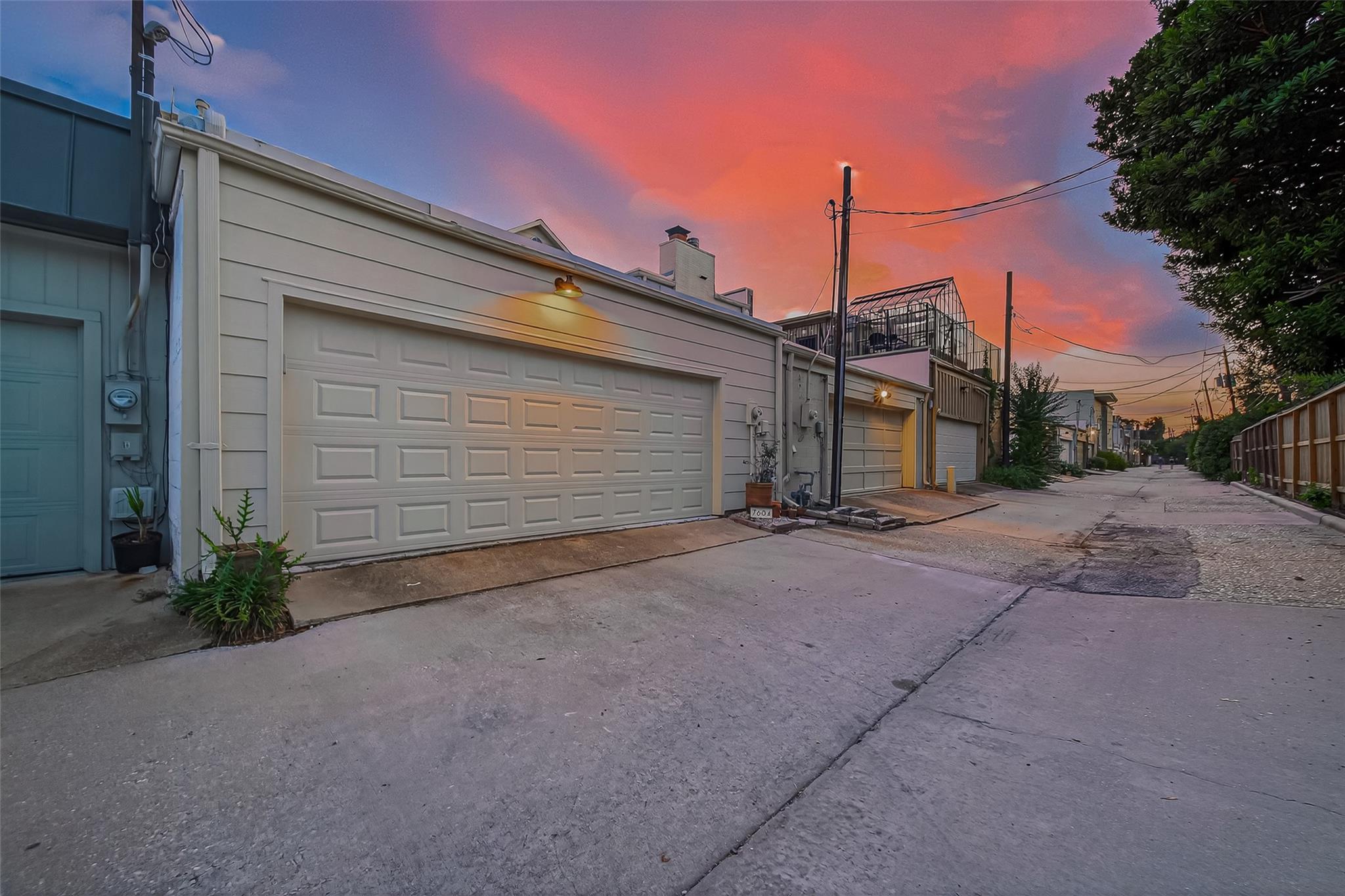 7604 Del Monte Drive