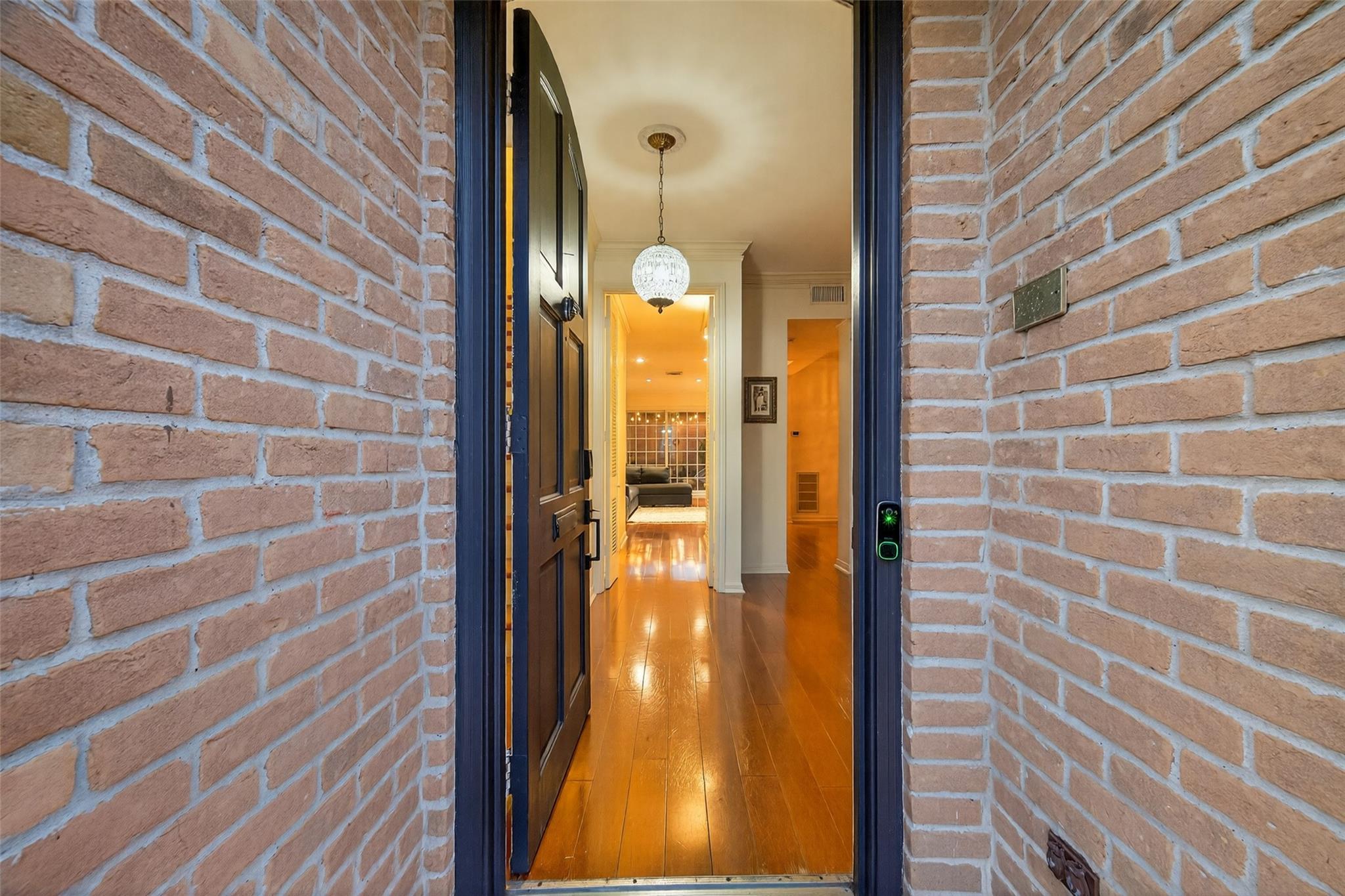 7604 Del Monte Drive