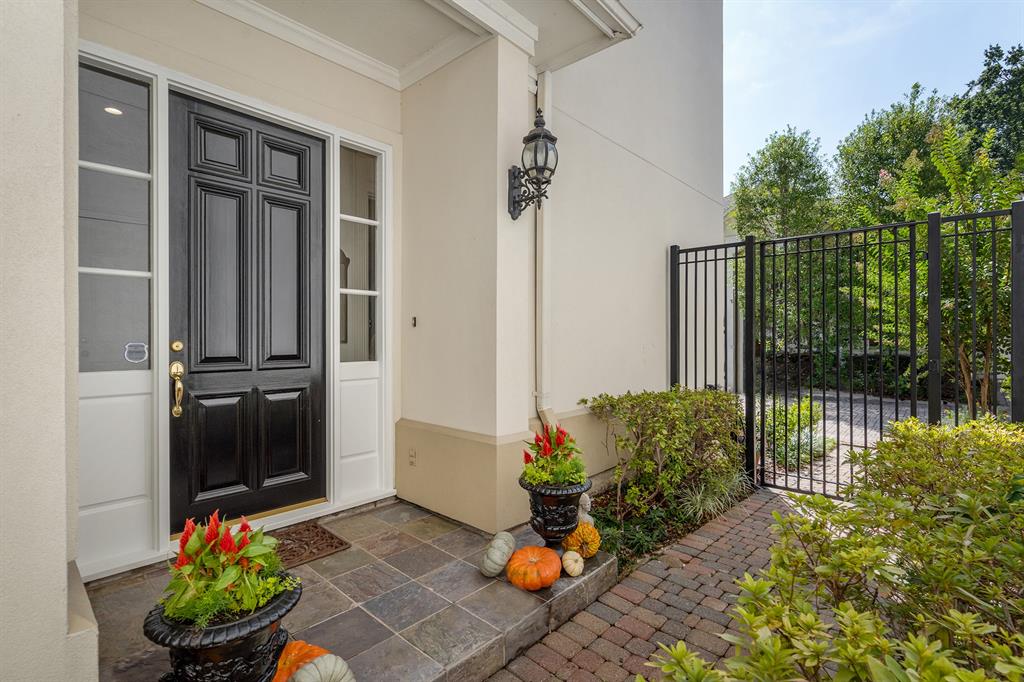 5726 Bering Circle