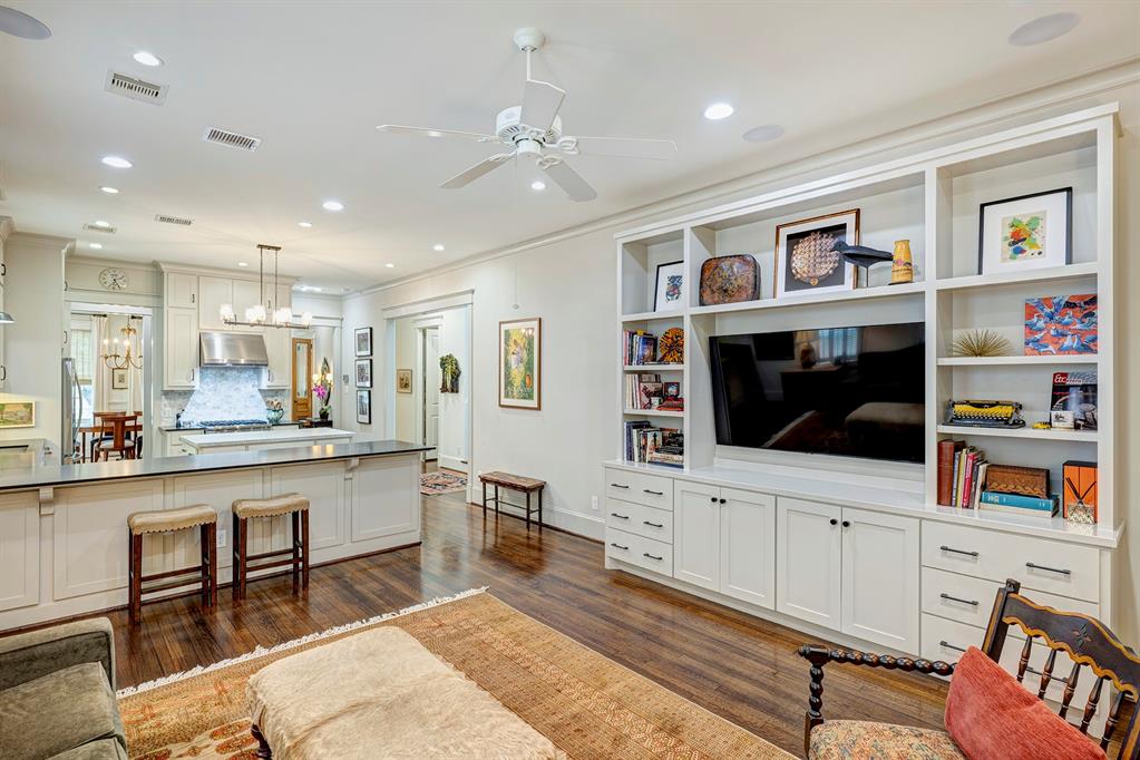 312 W 17th Street