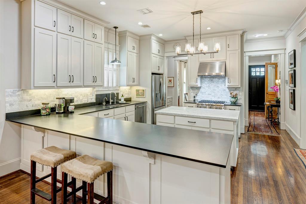 312 W 17th Street