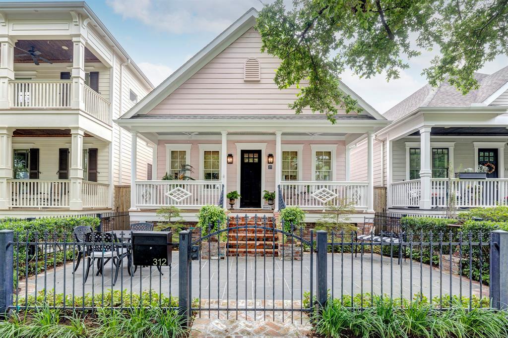 312 W 17th Street