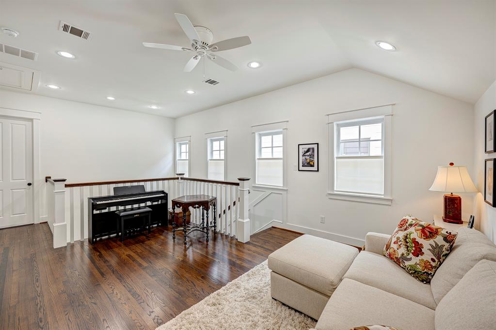 312 W 17th Street
