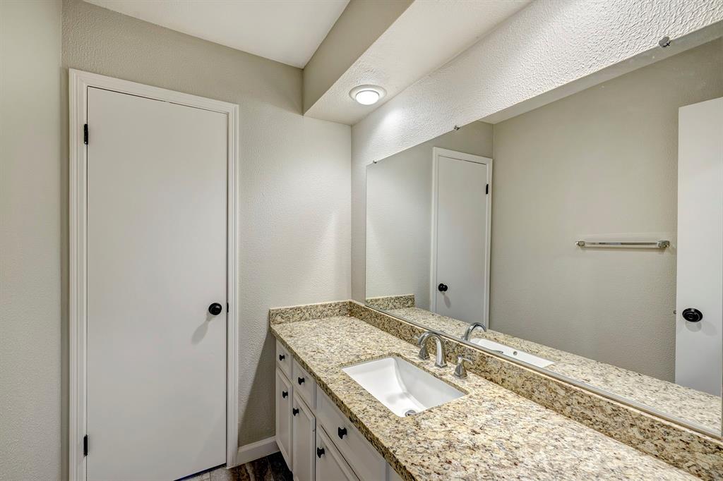 11903 N Blackjack Oak Circle