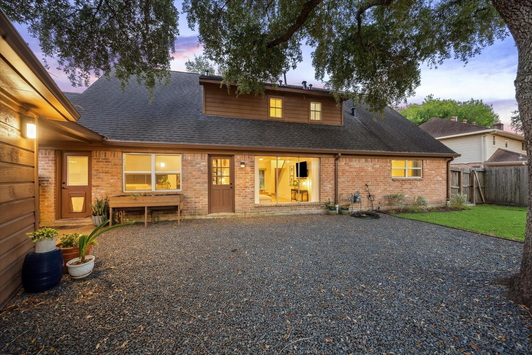 1914 Willowlake Drive