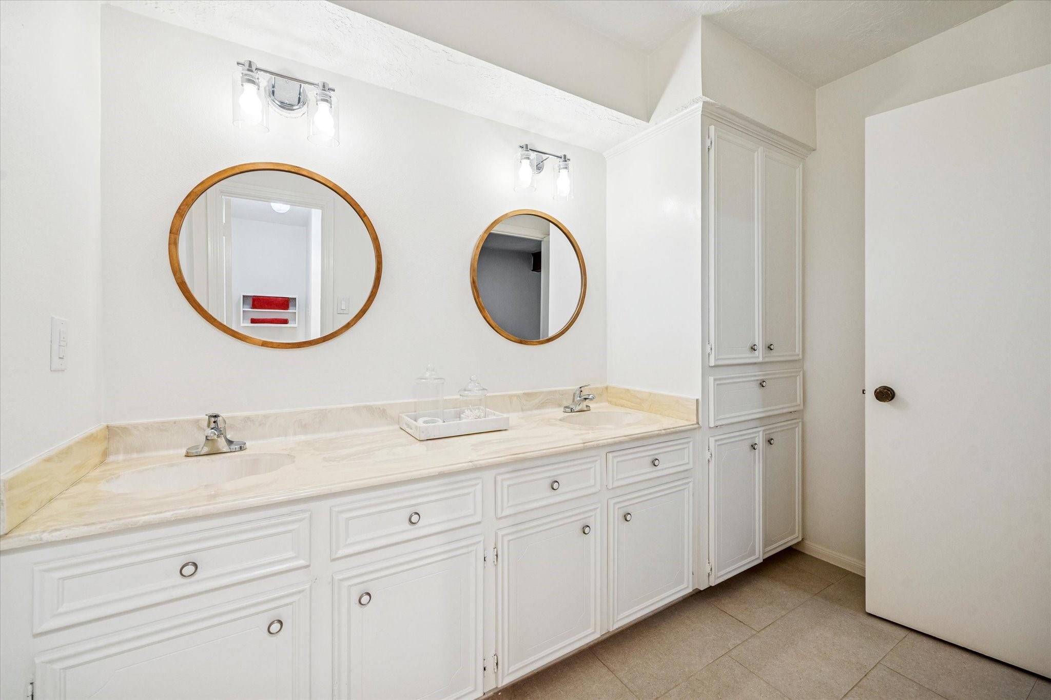 1914 Willowlake Drive