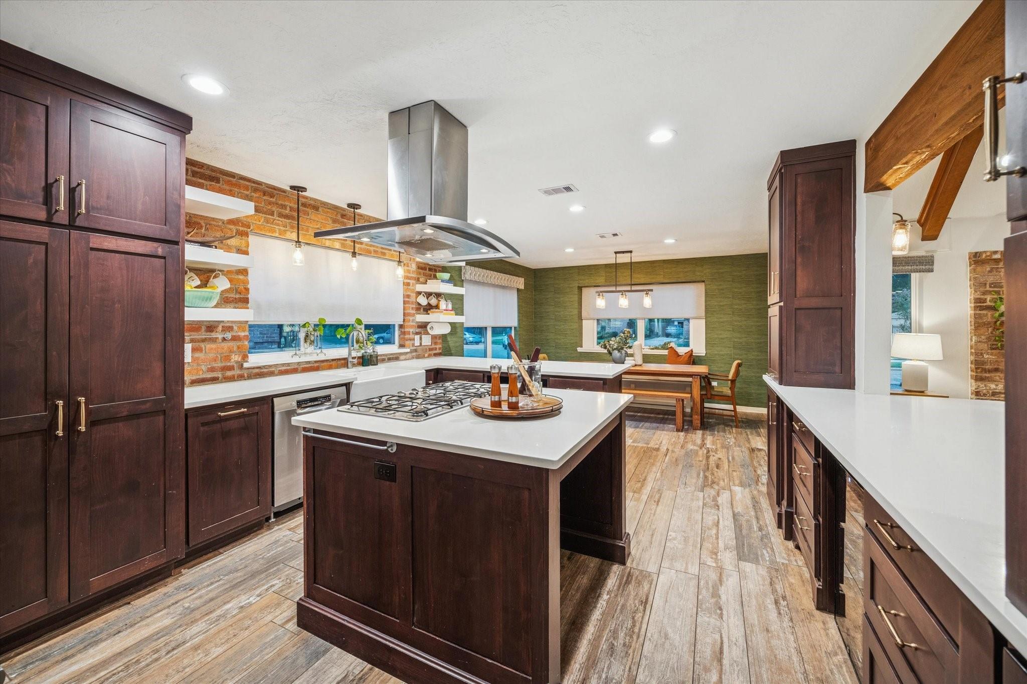 1914 Willowlake Drive