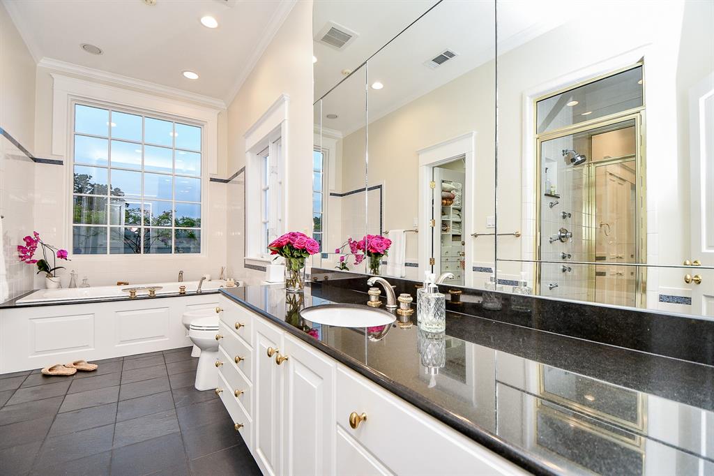 28 Sunset Boulevard