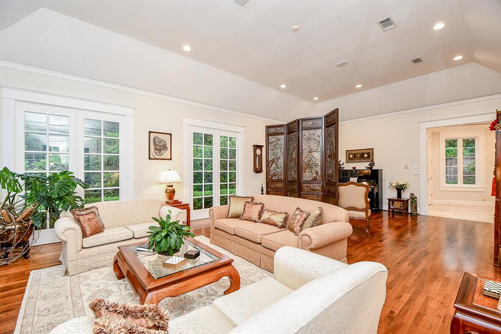 28 Sunset Boulevard