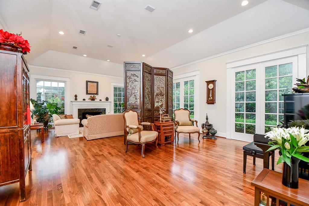 28 Sunset Boulevard