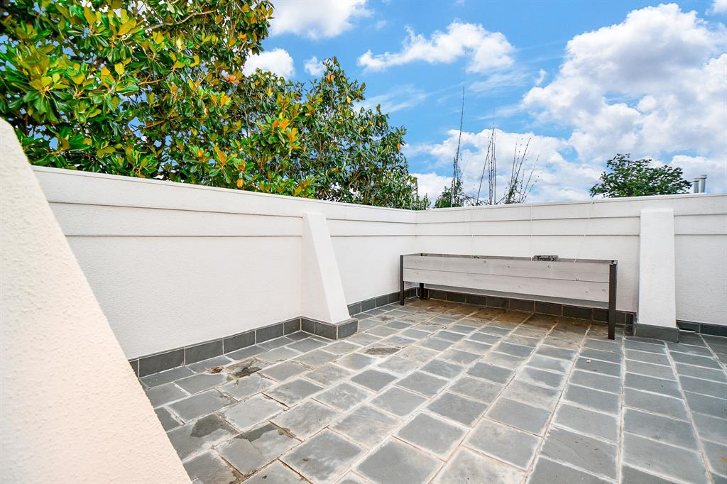 28 Sunset Boulevard