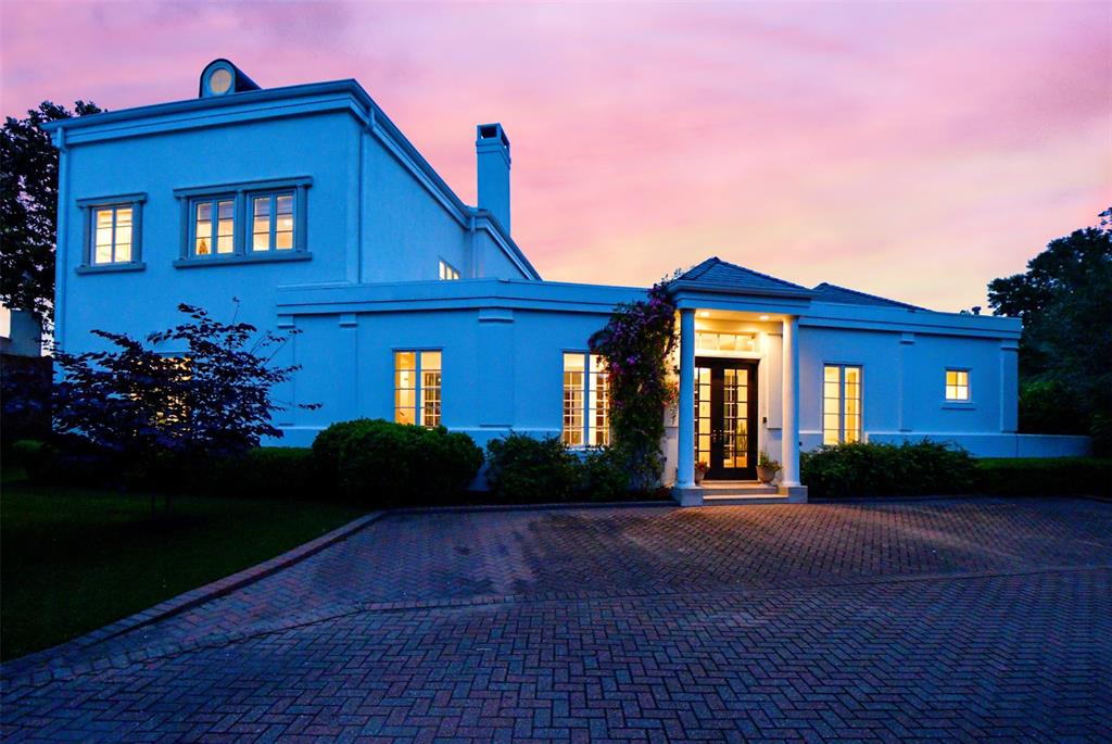 28 Sunset Boulevard